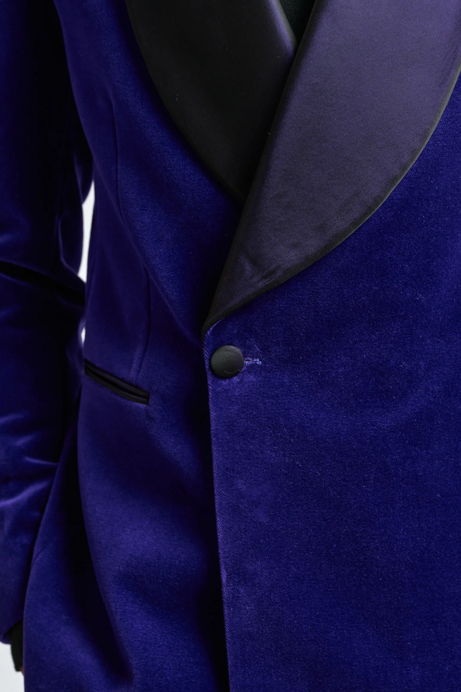 Blue Velvet Soho Tuxedo - Image 5