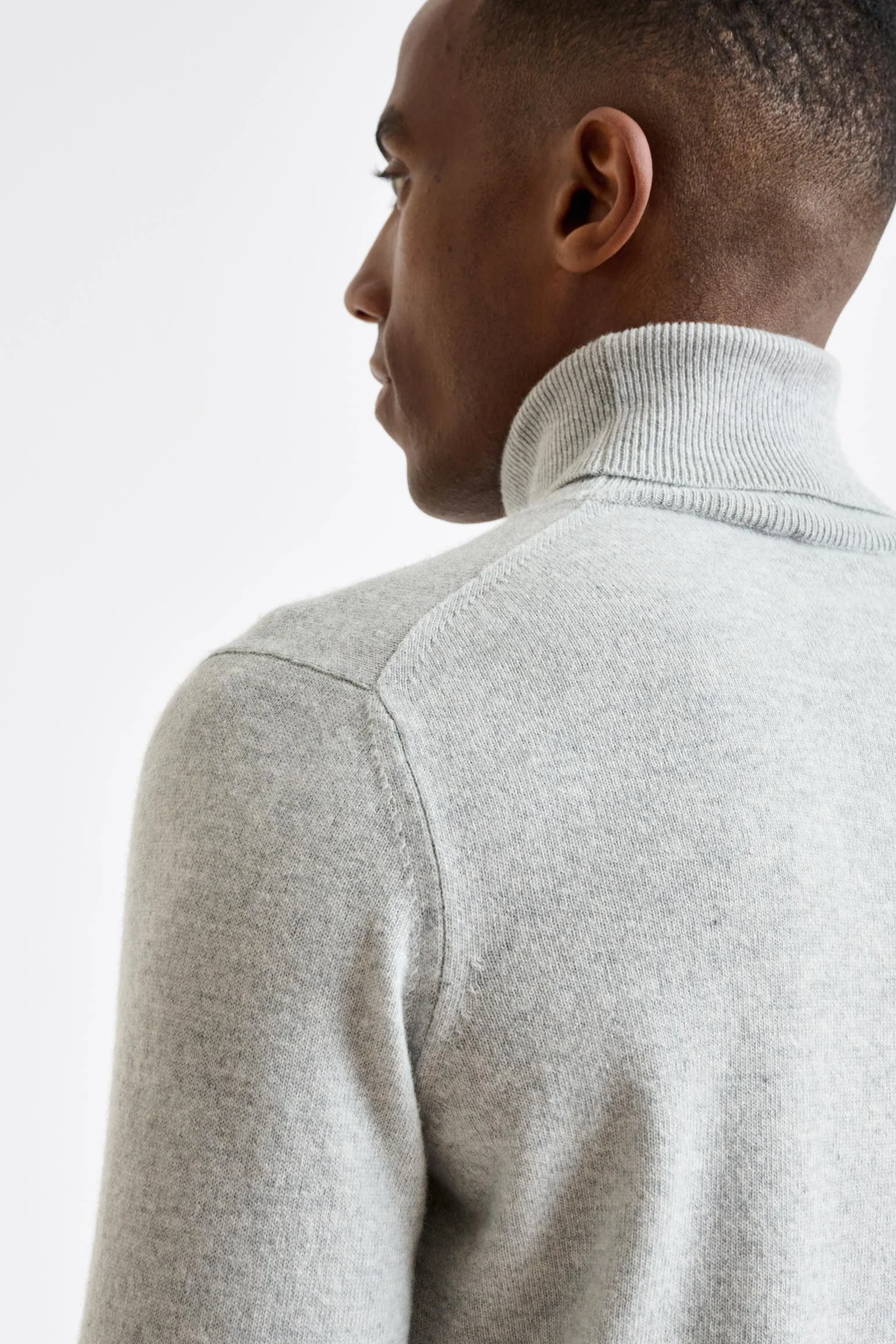 Light Grey Melange Wool & Cashmere Drumberg Rollneck Knit - Image 4