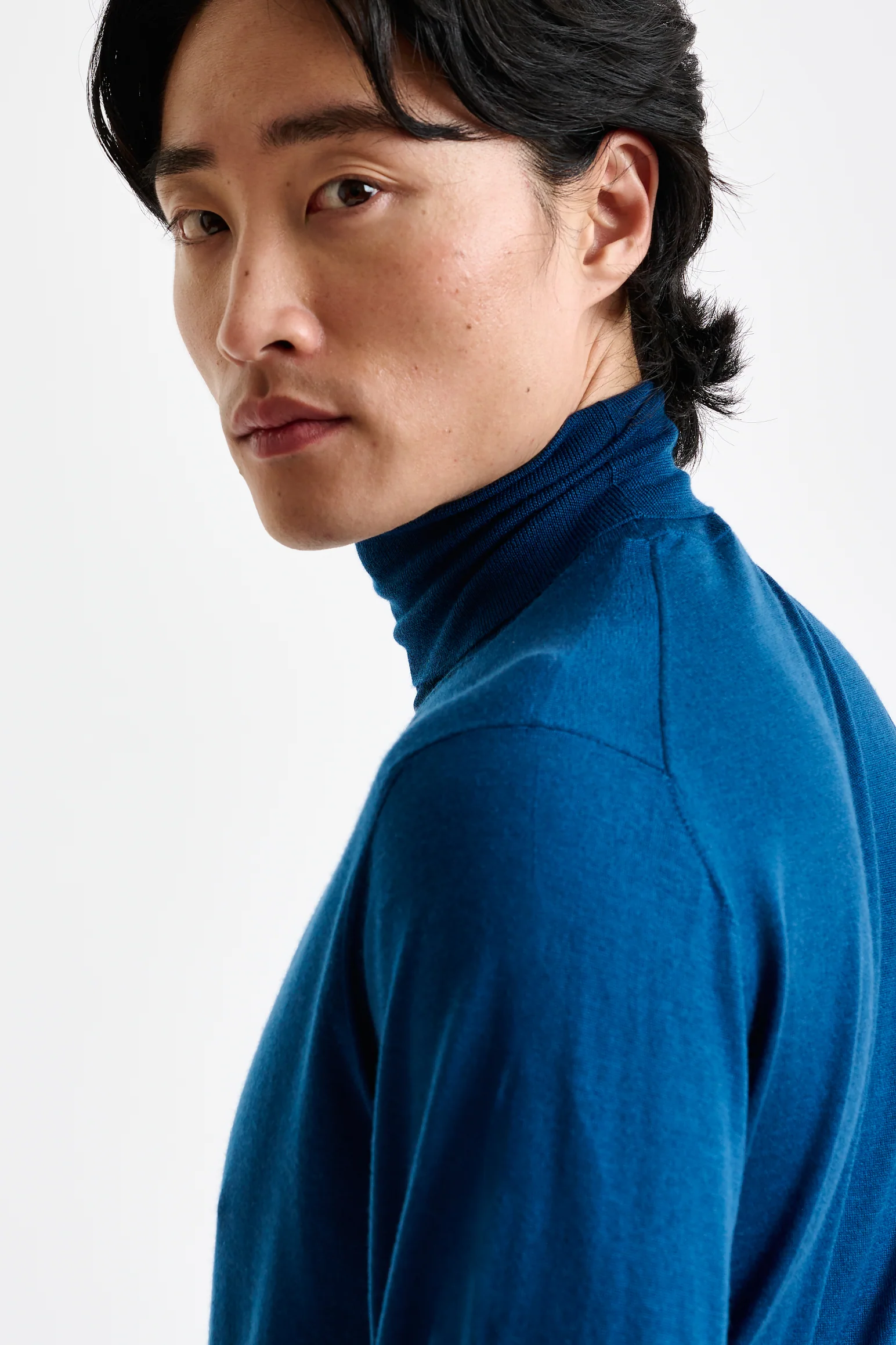 Pilot Blue Cashmere & Silk Blend Telford Turtleneck Sweater - Image 4