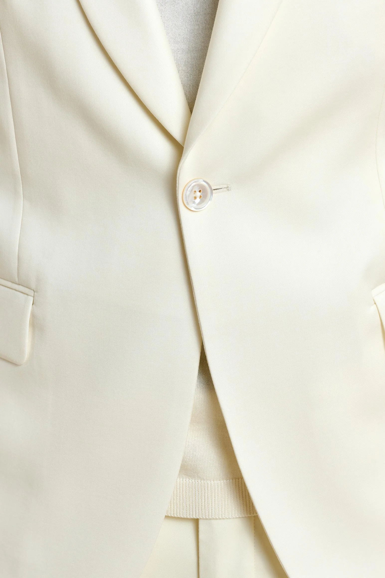 Off-white Tuxedo Suit New Deluxe - Image 2