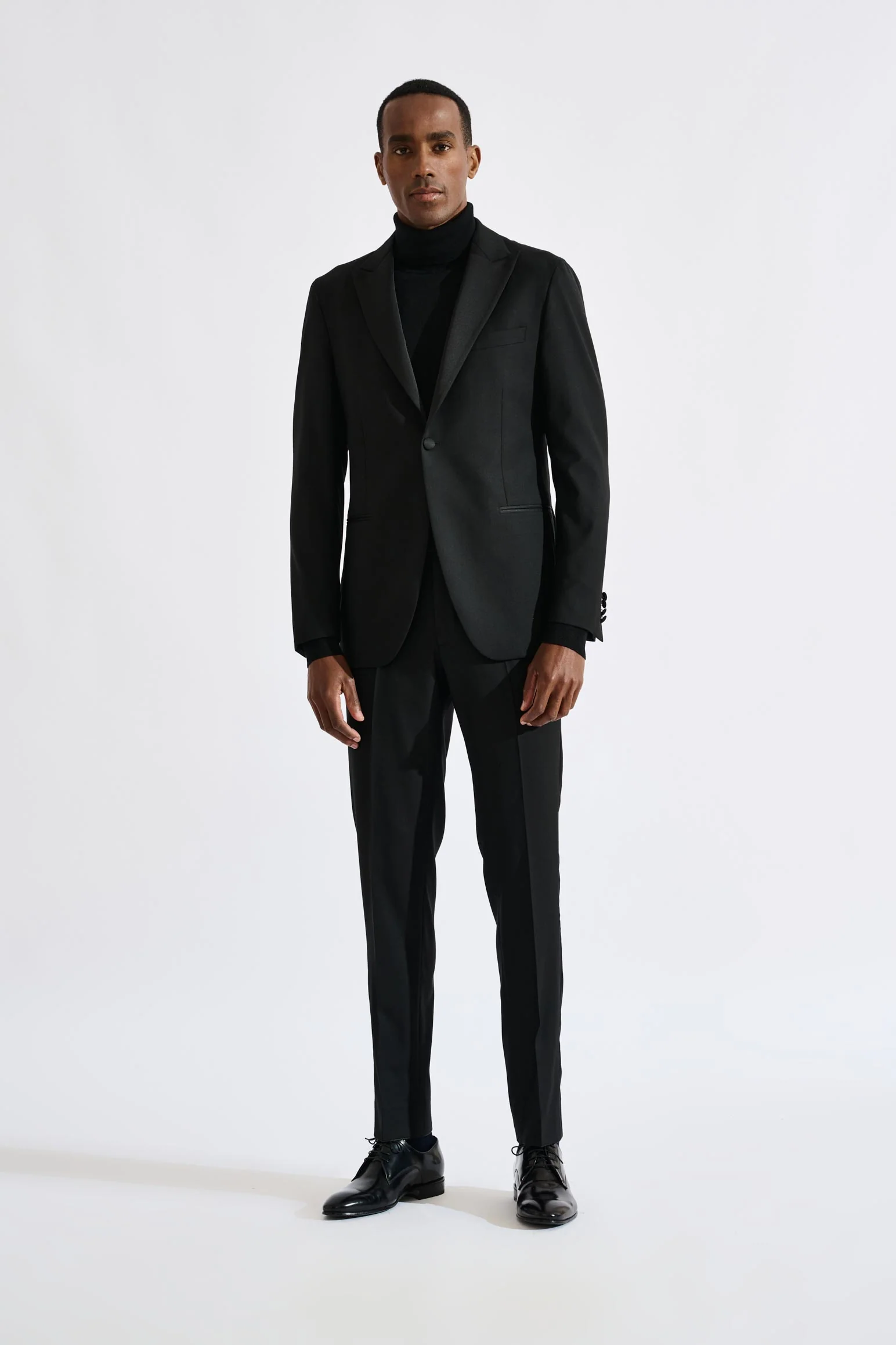 Black Soho Peak Collar Tuxedo New Deluxe